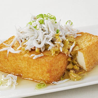 しらすとグリーンオリーブ厚揚げ