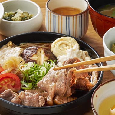 国産牛と湯葉のすき煮