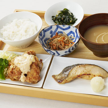 銀だら西京焼きとチキン南蛮